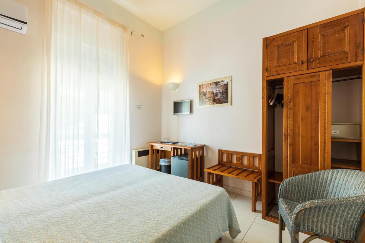 Albergo Miramare Cala Gonone Exteriör bild