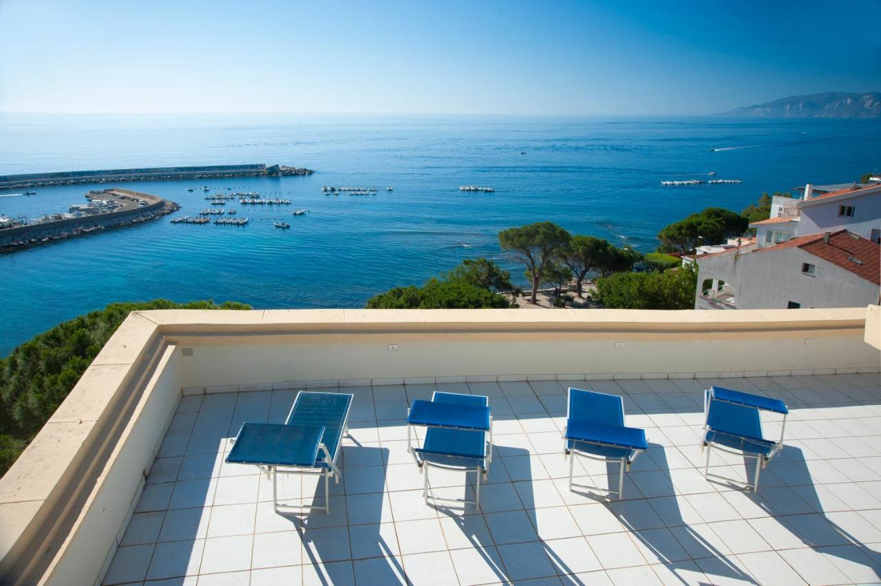 Albergo Miramare Cala Gonone Exteriör bild