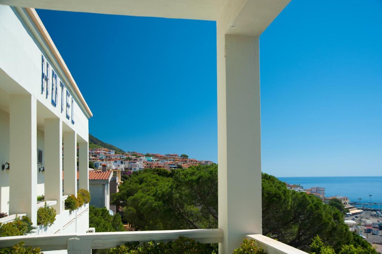 Albergo Miramare Cala Gonone Exteriör bild