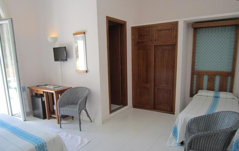 Albergo Miramare Cala Gonone Exteriör bild