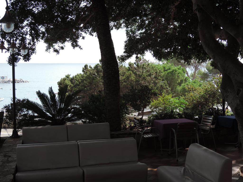 Albergo Miramare Cala Gonone Exteriör bild