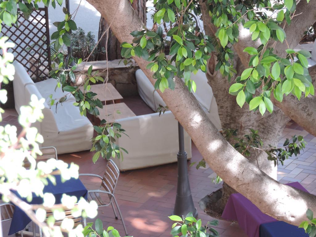 Albergo Miramare Cala Gonone Exteriör bild