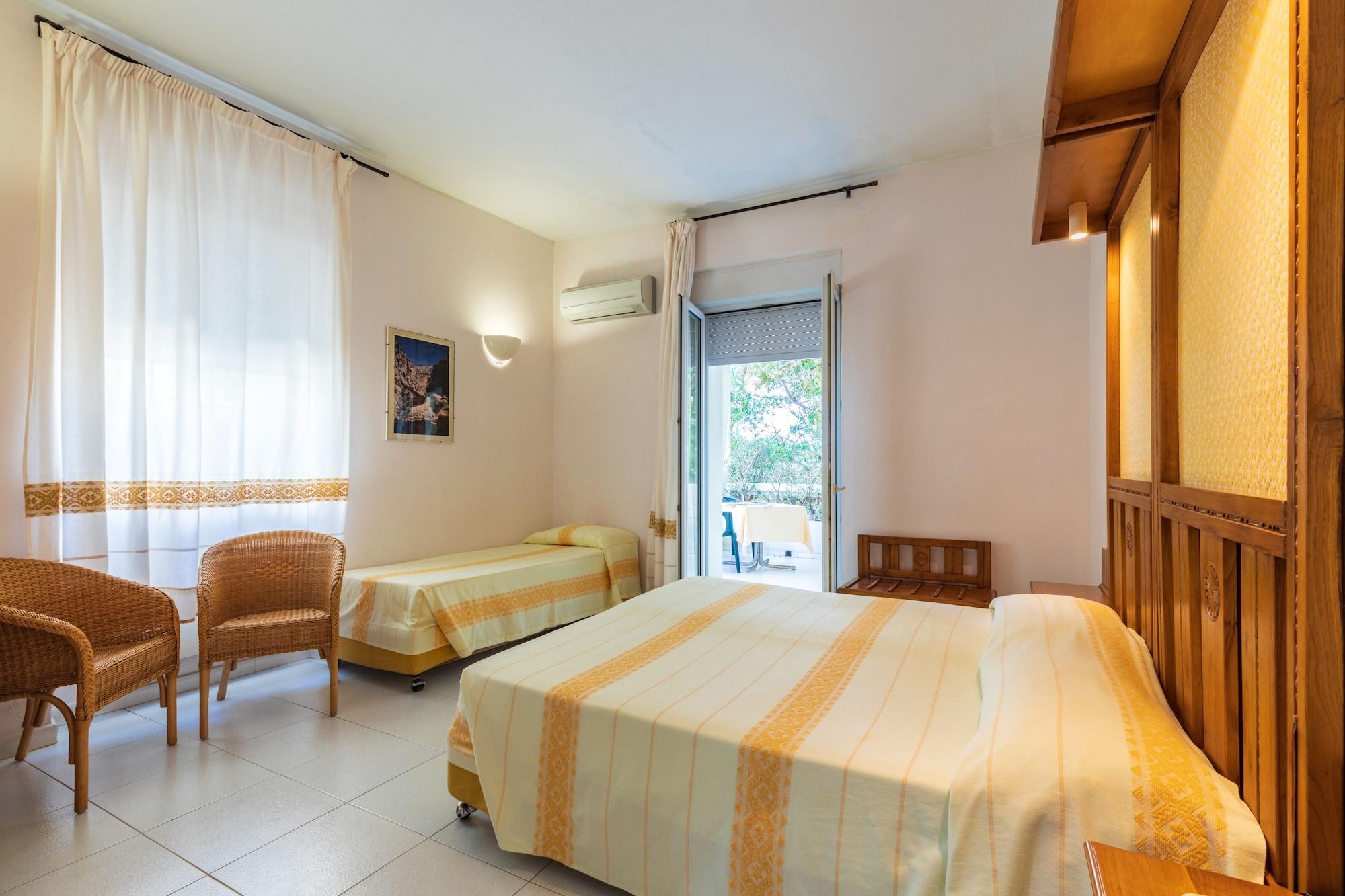 Albergo Miramare Cala Gonone Exteriör bild