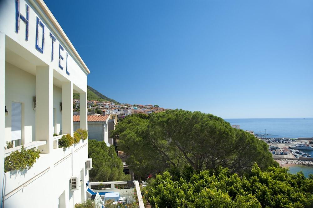 Albergo Miramare Cala Gonone Exteriör bild